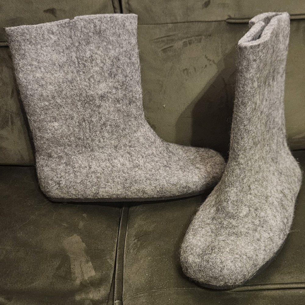 New Grey Felt Boots With Rubber Soles Sz 42